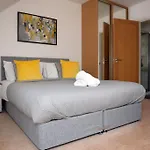 Tatil Evi Spacious 3 Bed House In Bristol