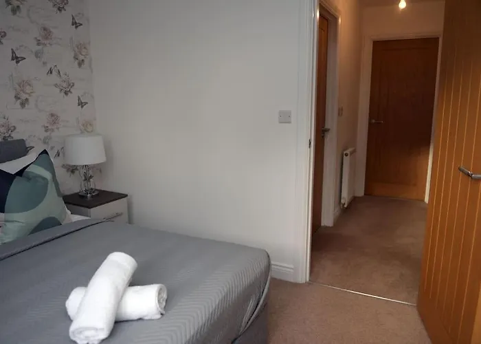 Spacious 3 Bed House In Feriehus Bristol