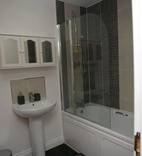 Spacious 3 Bed House In