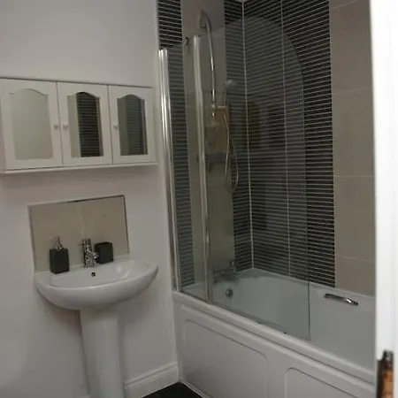 Spacious 3 Bed House In