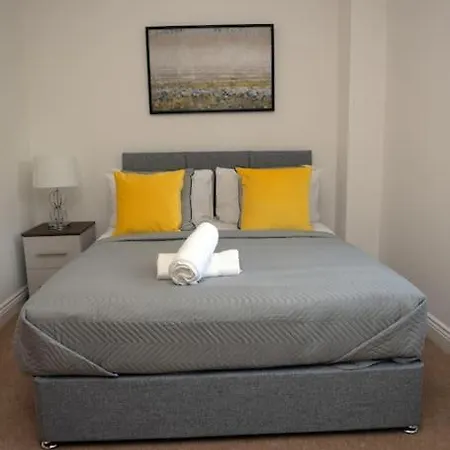 Spacious 3 Bed House In Holiday home