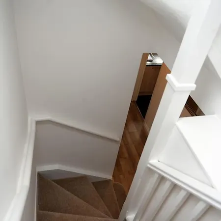 Spacious 3 Bed House In Holiday home *